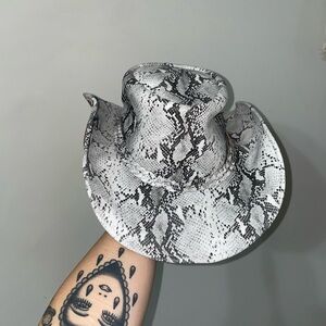 Genuine leather cowgirl hat🤠